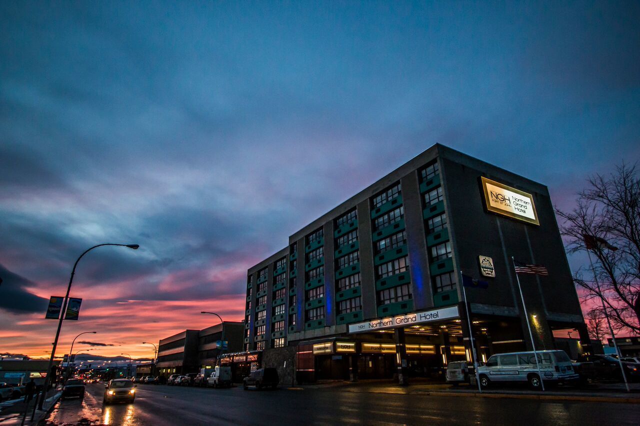 Ramada By Wyndham Northern Grand Hotel & Conference Centre Fort St. John Exterior photo